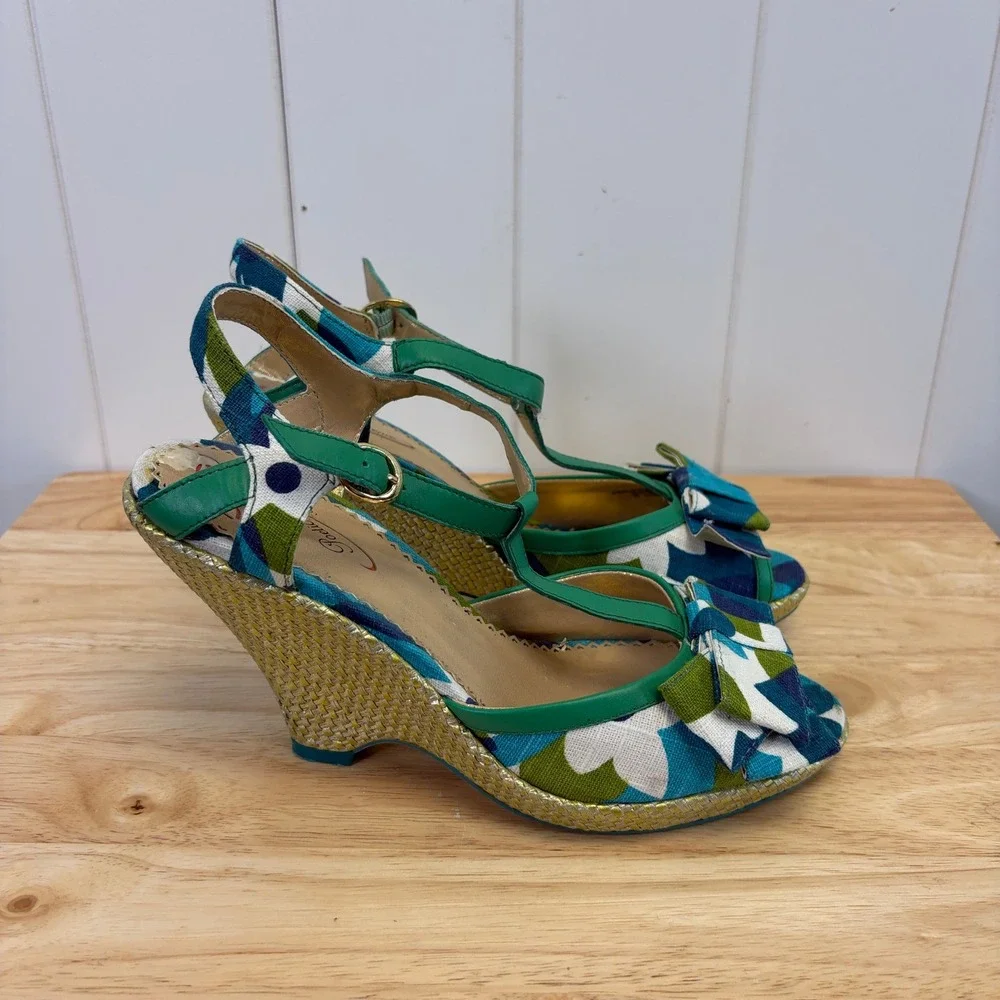 Poetic Licence Mod T Strap Wedge Sandals Womens Size 8/39 Whimsical Geometric